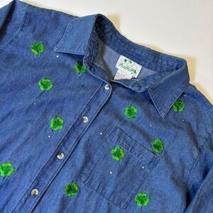 Quacker Factory Button Up Womens 1X Demin Embroidered Shamrocks Rhinestones